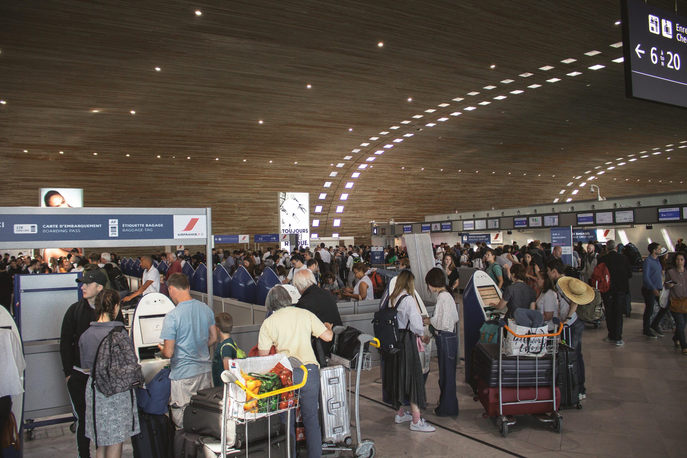 ¡Bruselas esquivó una catástrofe aeroportuaria impulsada por el Brexit con su giro biométrico épico!
